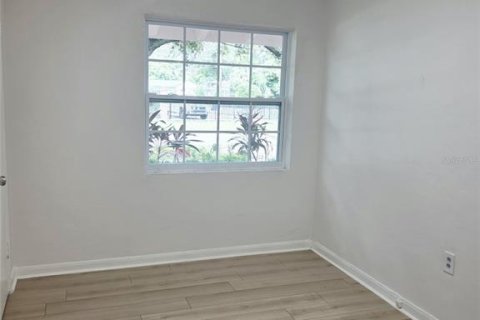 House in Tampa, Florida 3 bedrooms, 117.89 sq.m. № 2404950 - photo 6