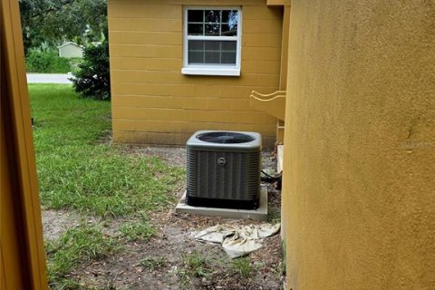 House in Tampa, Florida 3 bedrooms, 117.89 sq.m. № 2404950 - photo 24