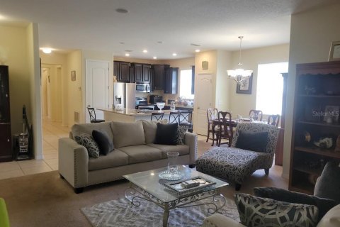 House in Apopka, Florida 3 bedrooms, 177.91 sq.m. № 2306700 - photo 3