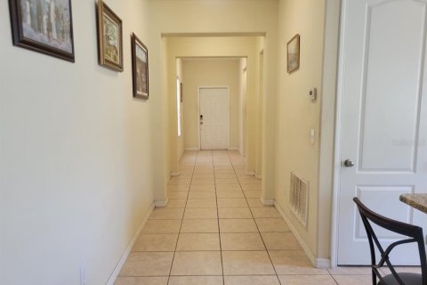 House in Apopka, Florida 3 bedrooms, 177.91 sq.m. № 2306700 - photo 2