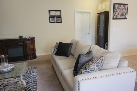 House in Apopka, Florida 3 bedrooms, 177.91 sq.m. № 2306700 - photo 7
