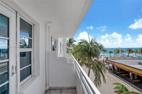 Copropriété à vendre à Fort Lauderdale, Floride: 3 chambres, 286.14 m2 № 2029550 - photo 20