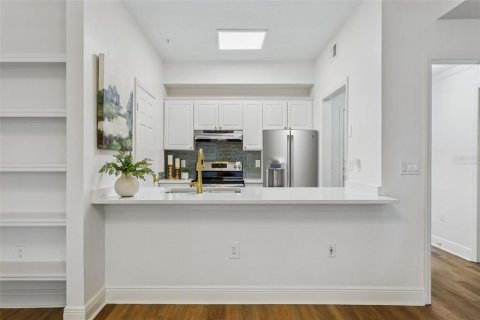 Condo in Tampa, Florida, 1 bedroom  № 1761419 - photo 13