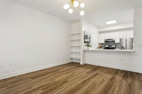 Condo in Tampa, Florida, 1 bedroom  № 1761419 - photo 12