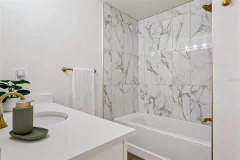 Condo in Tampa, Florida, 1 bedroom  № 1761419 - photo 19