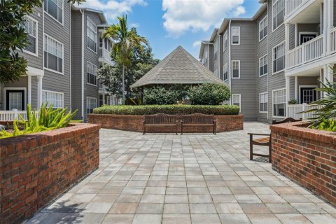 Condo in Tampa, Florida, 1 bedroom  № 1761419 - photo 2