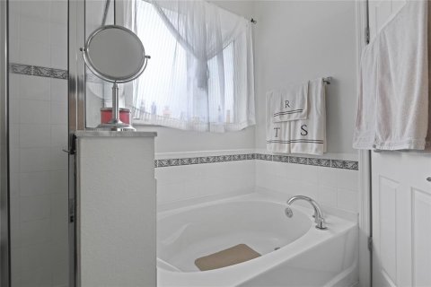 Casa en venta en Kissimmee, Florida, 3 dormitorios, 170.57 m2 № 1808528 - foto 16