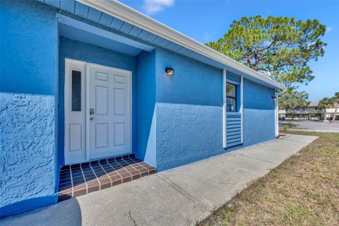 House in New Port Richey, Florida 2 bedrooms, 132.94 sq.m. № 1720273 - photo 20