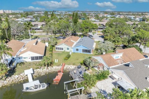 House in New Port Richey, Florida 2 bedrooms, 132.94 sq.m. № 1720273 - photo 26