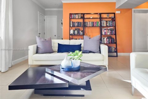 Condo in Miami, Florida, 1 bedroom  № 2086131