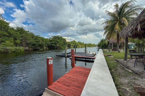 Condo in Dania Beach, Florida, 1 bedroom № 1982208 - photo 11
