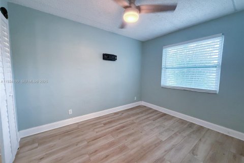 Condo in Dania Beach, Florida, 1 bedroom № 1982208 - photo 6