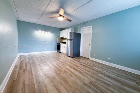 Condo in Dania Beach, Florida, 1 bedroom № 1982208 - photo 3