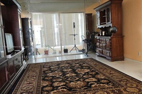 Condo in Lauderdale Lakes, Florida, 2 bedrooms  № 1954153 - photo 5