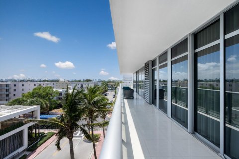 Condominio en venta en Miami Beach, Florida, 2 dormitorios, 150.59 m2 № 1862129 - foto 15
