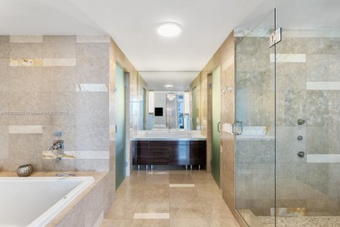 Condominio en venta en Miami Beach, Florida, 2 dormitorios, 150.59 m2 № 1862129 - foto 11
