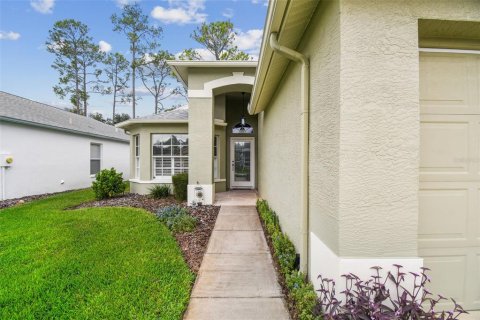 House in Hudson, Florida 3 bedrooms, 147.25 sq.m. № 2230509 - photo 5
