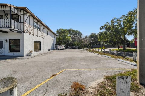 Commercial property in Tampa, Florida 445.19 sq.m. № 2111859 - photo 7