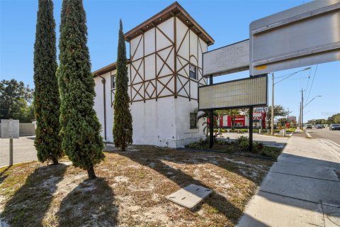 Commercial property in Tampa, Florida 445.19 sq.m. № 2111859 - photo 9