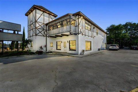 Immobilier commercial à Tampa, Floride 445.19 m2 № 2111859