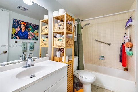 Copropriété à vendre à Deerfield Beach, Floride: 2 chambres, 92.9 m2 № 2062306 - photo 12