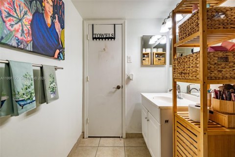 Copropriété à vendre à Deerfield Beach, Floride: 2 chambres, 92.9 m2 № 2062306 - photo 13