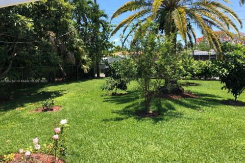 House in Hollywood, Florida 2 bedrooms, 107.4 sq.m. № 1874990 - photo 17