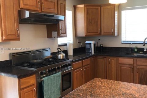 House in Hollywood, Florida 2 bedrooms, 107.4 sq.m. № 1874990 - photo 9