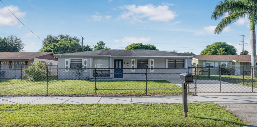 Casa en Lauderhill, Florida 3 dormitorios, 128.39 m2 № 1965550