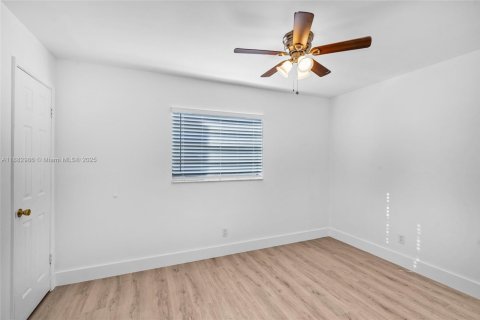 Casa en venta en Lauderhill, Florida, 3 dormitorios, 128.39 m2 № 1965550 - foto 27