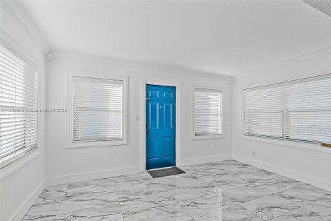 Casa en venta en Lauderhill, Florida, 3 dormitorios, 128.39 m2 № 1965550 - foto 10