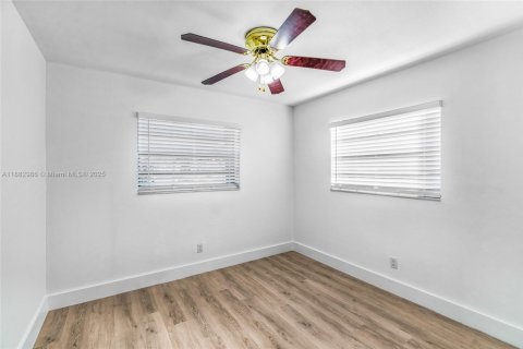 Casa en venta en Lauderhill, Florida, 3 dormitorios, 128.39 m2 № 1965550 - foto 26
