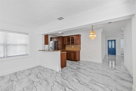 Casa en venta en Lauderhill, Florida, 3 dormitorios, 128.39 m2 № 1965550 - foto 12