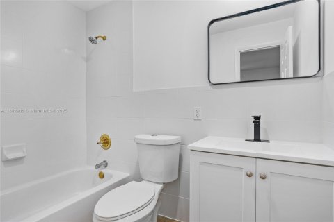 Casa en venta en Lauderhill, Florida, 3 dormitorios, 128.39 m2 № 1965550 - foto 23