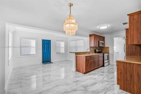 Casa en venta en Lauderhill, Florida, 3 dormitorios, 128.39 m2 № 1965550 - foto 8