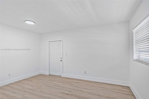 Casa en venta en Lauderhill, Florida, 3 dormitorios, 128.39 m2 № 1965550 - foto 19