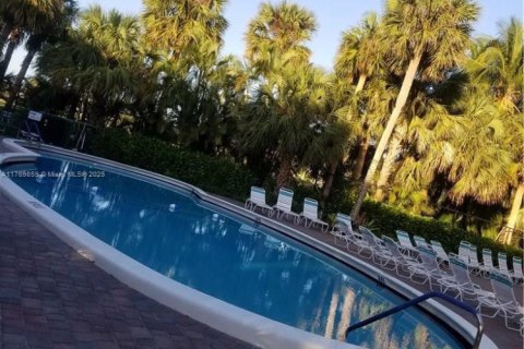 Condominio en venta en Hallandale Beach, Florida, 1 dormitorio, 72.93 m2 № 1728827 - foto 16