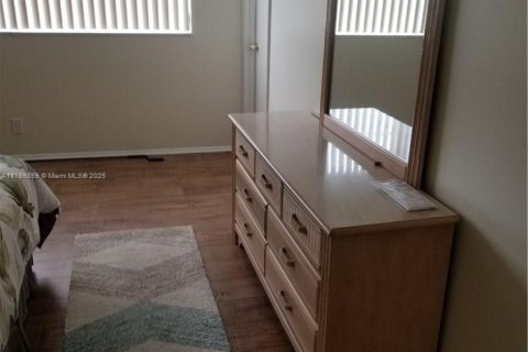 Condominio en venta en Hallandale Beach, Florida, 1 dormitorio, 72.93 m2 № 1728827 - foto 9