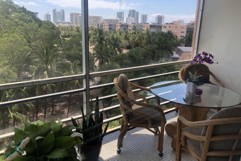 Condominio en venta en Hallandale Beach, Florida, 1 dormitorio, 72.93 m2 № 1728827 - foto 5