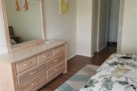 Condominio en venta en Hallandale Beach, Florida, 1 dormitorio, 72.93 m2 № 1728827 - foto 10