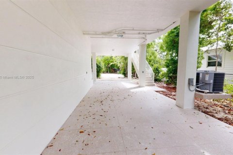Villa ou maison à louer à Key Largo, Floride: 3 chambres, 128.21 m2 № 1772517 - photo 24