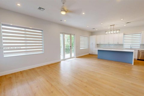 House in Key Largo, Florida 3 bedrooms, 128.21 sq.m. № 1772517 - photo 8