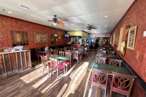 Propiedad comercial en venta en Tamarac, Florida № 1868386 - foto 3