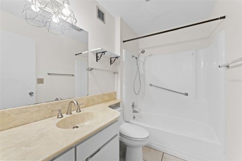 Casa en venta en Sun City Center, Florida, 2 dormitorios, 122.45 m2 № 1886349 - foto 18