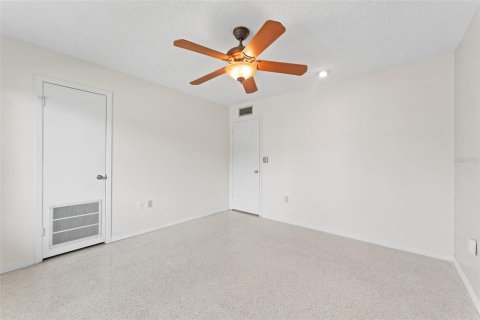 Casa en venta en Sun City Center, Florida, 2 dormitorios, 122.45 m2 № 1886349 - foto 21