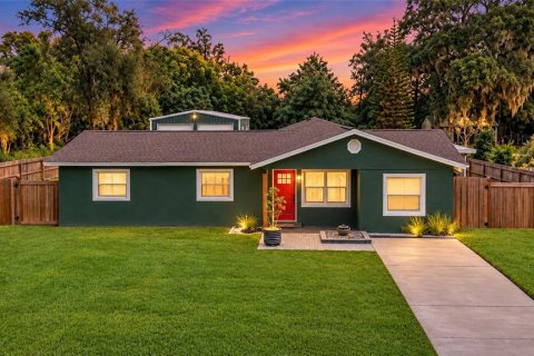 Villa ou maison à Zellwood, Floride 4 chambres, 218.51 m2 № 2389379