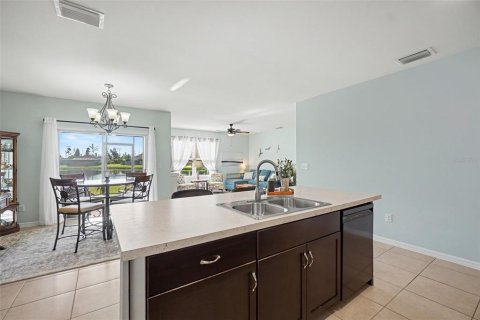 Villa ou maison à vendre à Punta Gorda, Floride: 4 chambres, 171.5 m2 № 2437292 - photo 6