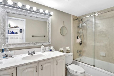 Condominio en venta en Aventura, Florida, 2 dormitorios, 120.77 m2 № 2353743 - foto 20