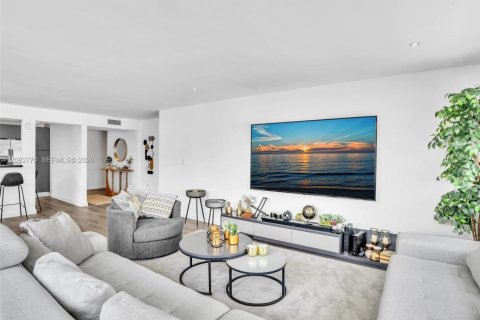 Condominio en venta en Aventura, Florida, 2 dormitorios, 120.77 m2 № 2353743 - foto 8