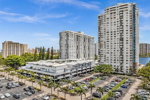 Condominio en venta en Aventura, Florida, 2 dormitorios, 120.77 m2 № 2353743 - foto 28